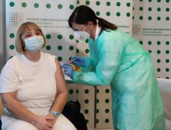 L’Ausl di Modena sospende dal servizio dieci dipendenti non vaccinati