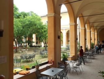 Vinili, cd e memorabilia: alla Ghiara