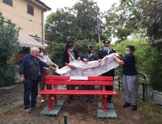 Reggio, al Gattaglio la panchina rossa: un monito contro la violenza sulle donne