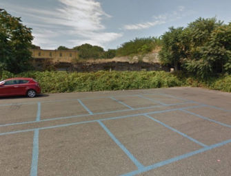 Piacenza. Abusa di una donna in un rudere e le ruba la borsa: arrestato 40enne