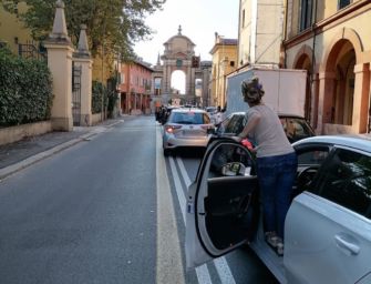 Gaffe Santori: traffico in tilt, e va contromano