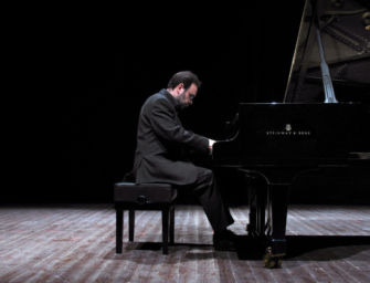 Al Festival Aperto di Reggio torna il pianista Ciro Longobardi con la musica di Messiaen
