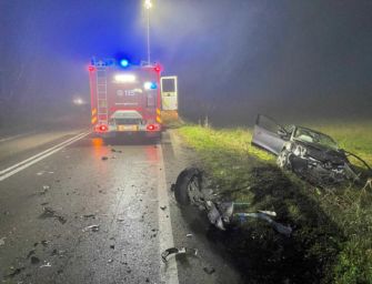 Cadelbosco Sopra: scontro frontale tra 2 auto, grave un 25enne