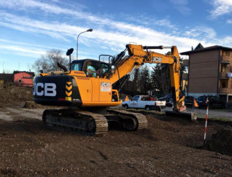 Escavatore rubato trovato in un capannone abbandonato nelle campagne di Roncocesi e restituito al proprietario