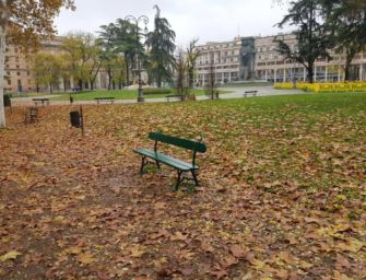 Reggio. Sistemate le panchine ai Giardini pubblici e Parco Cervi