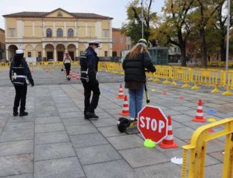Reggio, in 600 a scuola di monopattino