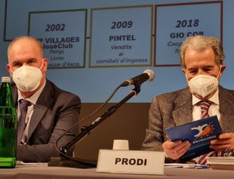 Prodi a Scandiano da Confcoop: questa Europa è senza peso politico