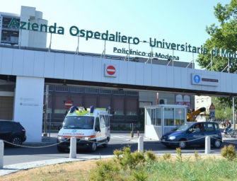 Sanità Modena, l’allarme della Cisl: “Gli operatori non ce la fanno più, 350 contagiati tra Ausl e Policlinico”