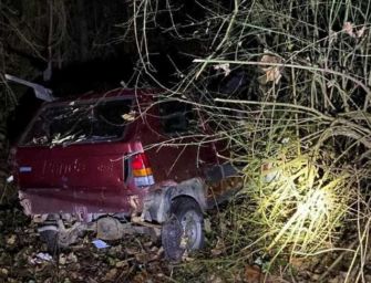 Zocca. Auto nella scarpata alle 4 del mattino, trovato vivo da un passante