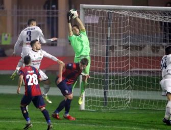 Reggiana e Modena sempre unite in vetta. Sale l’attesa per il derby della via Emilia