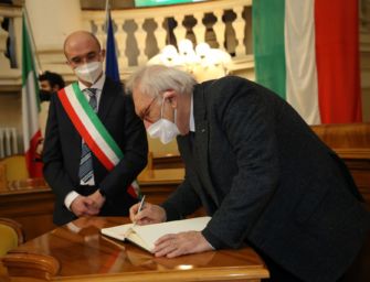 “La scuola deve e restare aperta, nel caso, sarà l’ultima a chiudere”