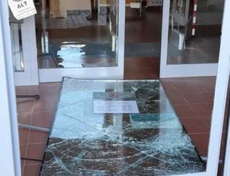 Vandalizzata la biblioteca di Scandiano, il sindaco: così non va