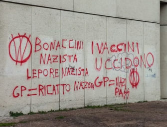 Scritte No-vax contro Bonaccini e Lepore, la condanna del Pd
