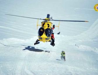 Si siede e scivola su un muro del monte Rondinaio: salvato con l’elicottero