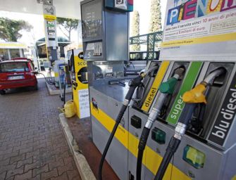 Stop a vendite di auto diesel e a benzina dal 2035
