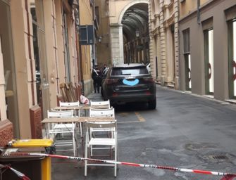 49enne avvocato trovato morto in una strada del centro storico con la gola tagliata: probabile suicidio