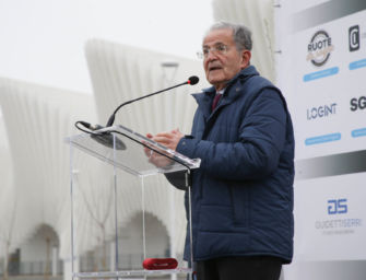 Prodi: Schlein ne approfitti e punti al centro