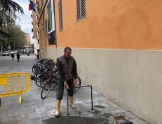 Reggio. Rastrelliere portabici in centro storico, oltre 1.000 nuovi posti