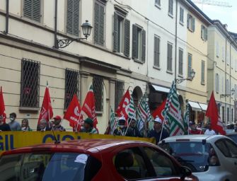 Torna a sfilare per le vie di Reggio Emilia il corteo del primo maggio