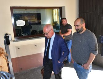 Interrogato in Questura, Vicini non risponde