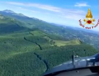 Elicottero caduto sul monte Cusna, nessun superstite: ritrovati sette cadaveri (video ricerche)