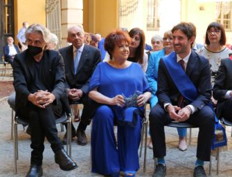 2 giugno, a Reggio premiati Ligabue e Berti