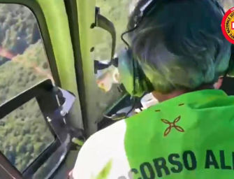 Elicottero caduto sul monte Cusna: disposte autopsie 7 vittime, indagini su zona schianto
