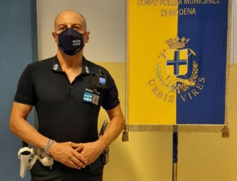Body cam su caschi e divise degli agenti della polizia locale di Modena