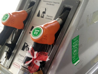 A Modena scoperto distributore di carburante con sovrapprezzo: sanzione da 500 euro al gestore