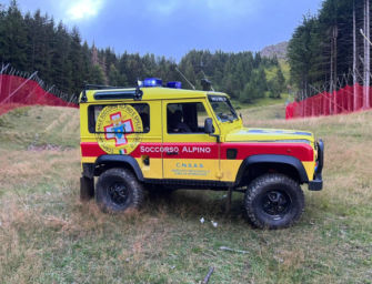 Lago della Ninfa. Cade di ritorno da un’escursione a piedi sul monte Cimone e si frattura una gamba