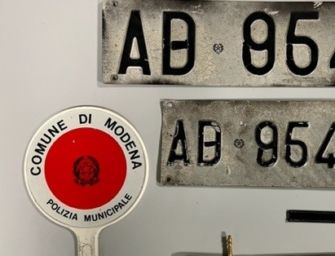 Modena. Altera targa furgone per portare rifiuti pericolosi: denuncia e multa di oltre 4mila euro