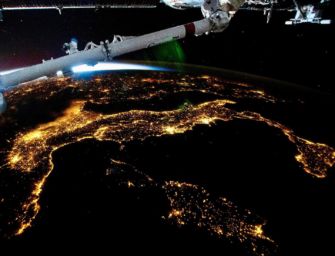 Anche dallo spazio si vede la via Emilia