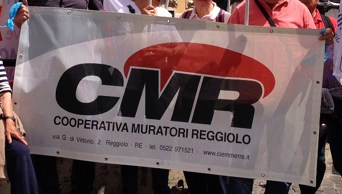 Un presidio della Cooperativa muratori Reggiolo - Cmr