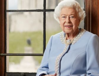 La regina Elisabetta, 70 anni sul trono d’Inghilterra, è morta a 96 anni a Balmoral. Carlo nuovo re