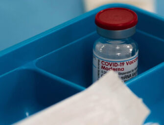 Covid, Aifa: ok a 2 vaccini contro Omicron