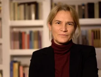 Finalmente Domenica con Silvia Ballestra al Ridotto del Municipale di Reggio