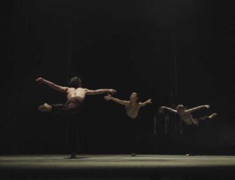 Domenica al Valli di Reggio la prima assoluta di Aterballetto in Double Side