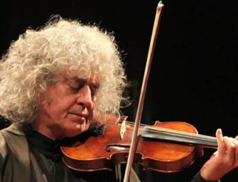 Branduardi in concerto al teatro Regio di Parma per ‘Il Rumore del Lutto-Curami’