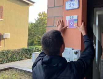 Reggio. Collocati i 400 numeri civici a colori realizzati da 42 ragazzi per 2 quartieri