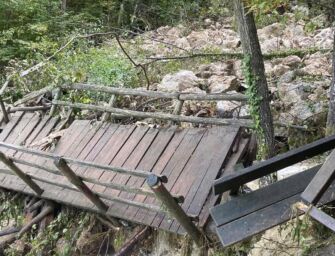 Dopo il boato, una frana con fronte di 2.500 metri quadrati alle Fonti di Poiano di Villa Minozzo