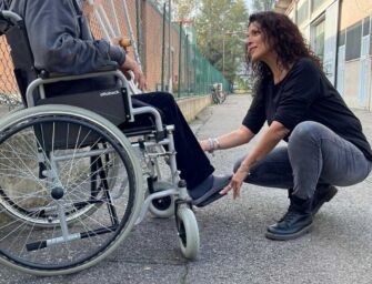 Reggio. Nuova Luce in 24 ore grazie ai social trova sedia pieghevole per un signore disabile