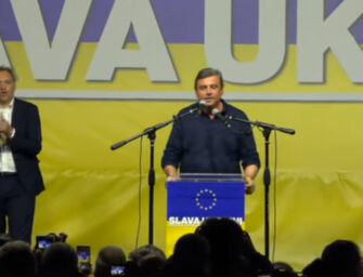 Calenda e Richetti cantano ‘Bella Ciao’