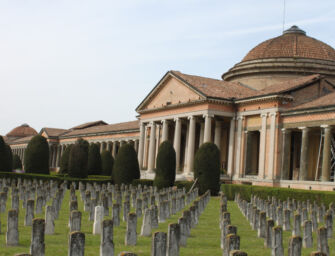 “Cimitero caduti a Modena, una vergogna”