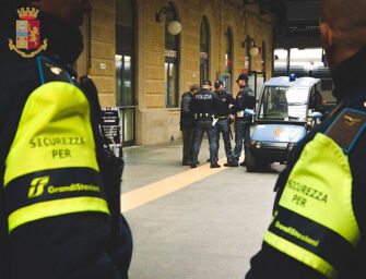 Sedicenne accoltellato a Bologna, due minorenni fermati con l’accusa di tentato omicidio