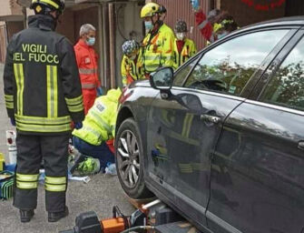 Campegine, uomo di 59 anni muore schiacciato dalla sua auto durante lavori in garage