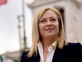 Meloni: si può manifestare, no a feste abusive