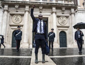 Il prete: Soumahoro mai andato con gli stivali nel fango, se non per postare video sul web