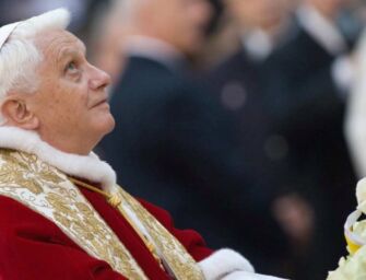 E’ morto Benedetto XVI, il Papa emerito aveva 95 anni. L’ultimo messaggio: rimanete saldi nella fede