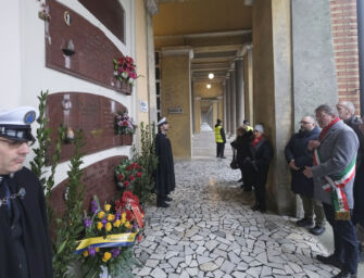 Modena. Una cesta di fiori giallo-blu per ricordare l’ex sindaco Rubes Triva