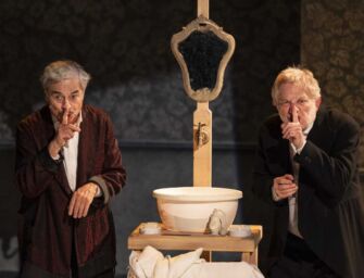 Al teatro Ariosto di Reggio va in scena la commedia nera “Il delitto di via dell’Orsina”